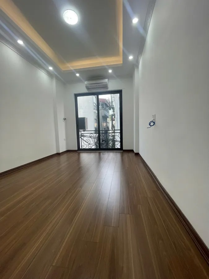 NHÀ ĐẸP Ô TÔ CHÁNH VÀO  NHÀ Đức Giang 30m2 X 5 tầng,7.65 tỷ Long Biên Hà Nội