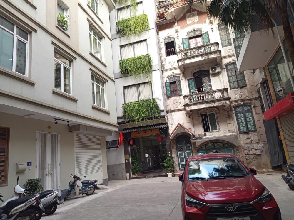 Nhà 2 Mặt Tiền Kim Mã - 213m² - Ô Tô Đỗ Cửa - Đầu Tư/Ở - 58 Tỷ