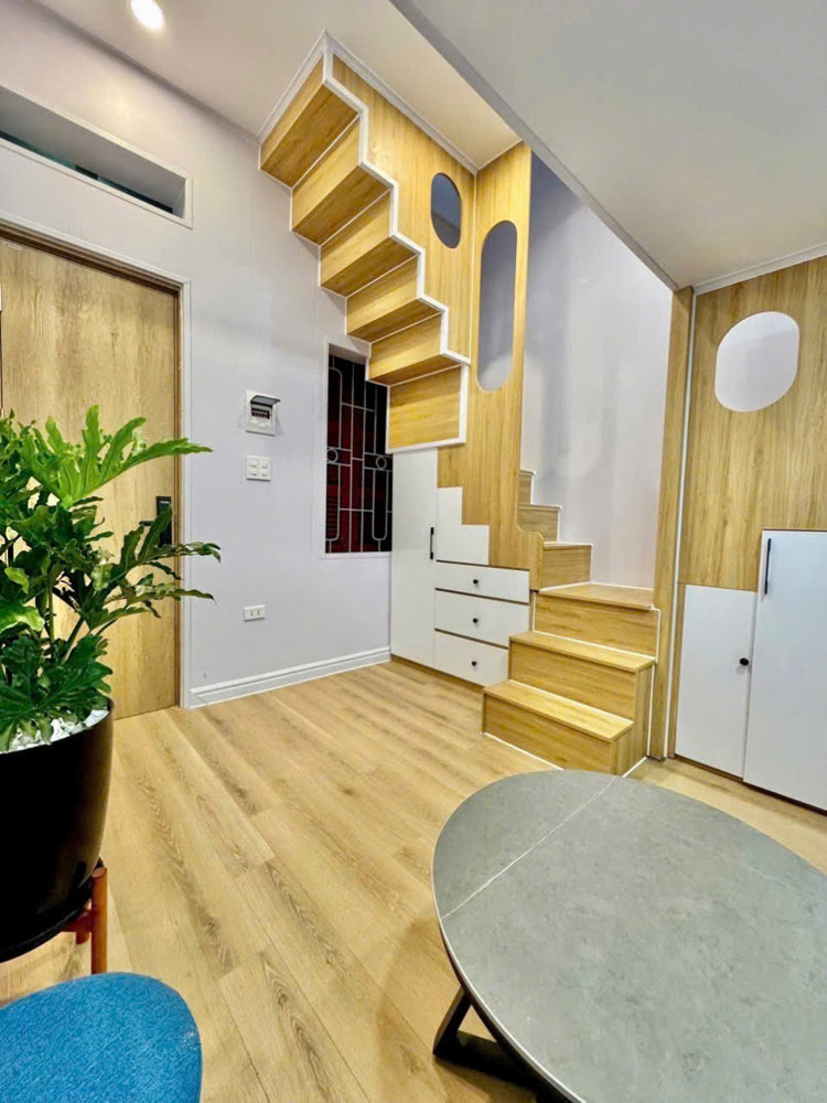 SIÊU HIẾM- TẬP THỂ - NHỈNH 3 tỷ -PHỐ MAI HẮC ĐẾ-10M RA PHỐ- VỪA Ở- VỪA LÀM HOMESTAY