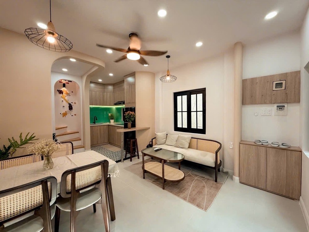 Siêu Phẩm đẹp như AI Thông Lê Văn Sỹ và Trường Sa Quận 3