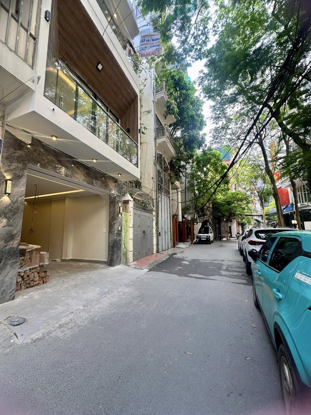 Siêu phẩm phân lô Hoàng Cầu 62m2, 5 tầng, thang máy, ô tô đỗ cửa - Giá 27.9 tỷ