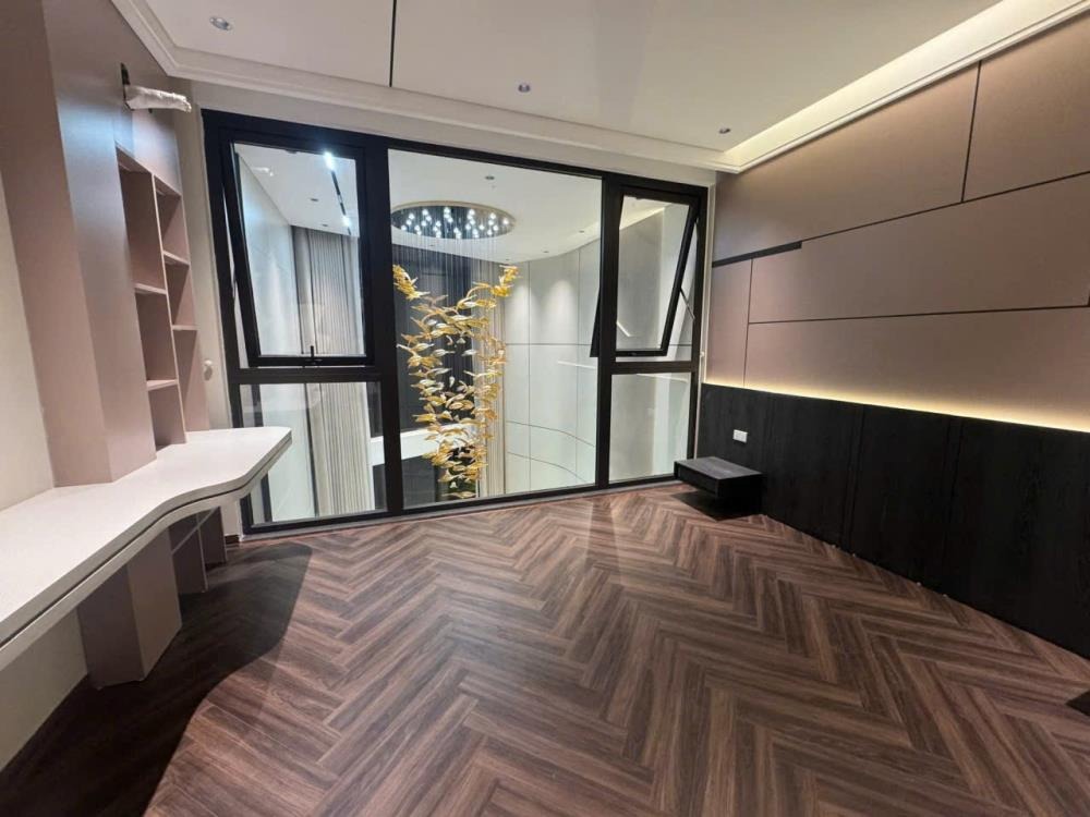 Bán nhà Cự Khối, Long Biên 7 Tầng, 57m², Ô Tô Tránh - 15 Tỷ