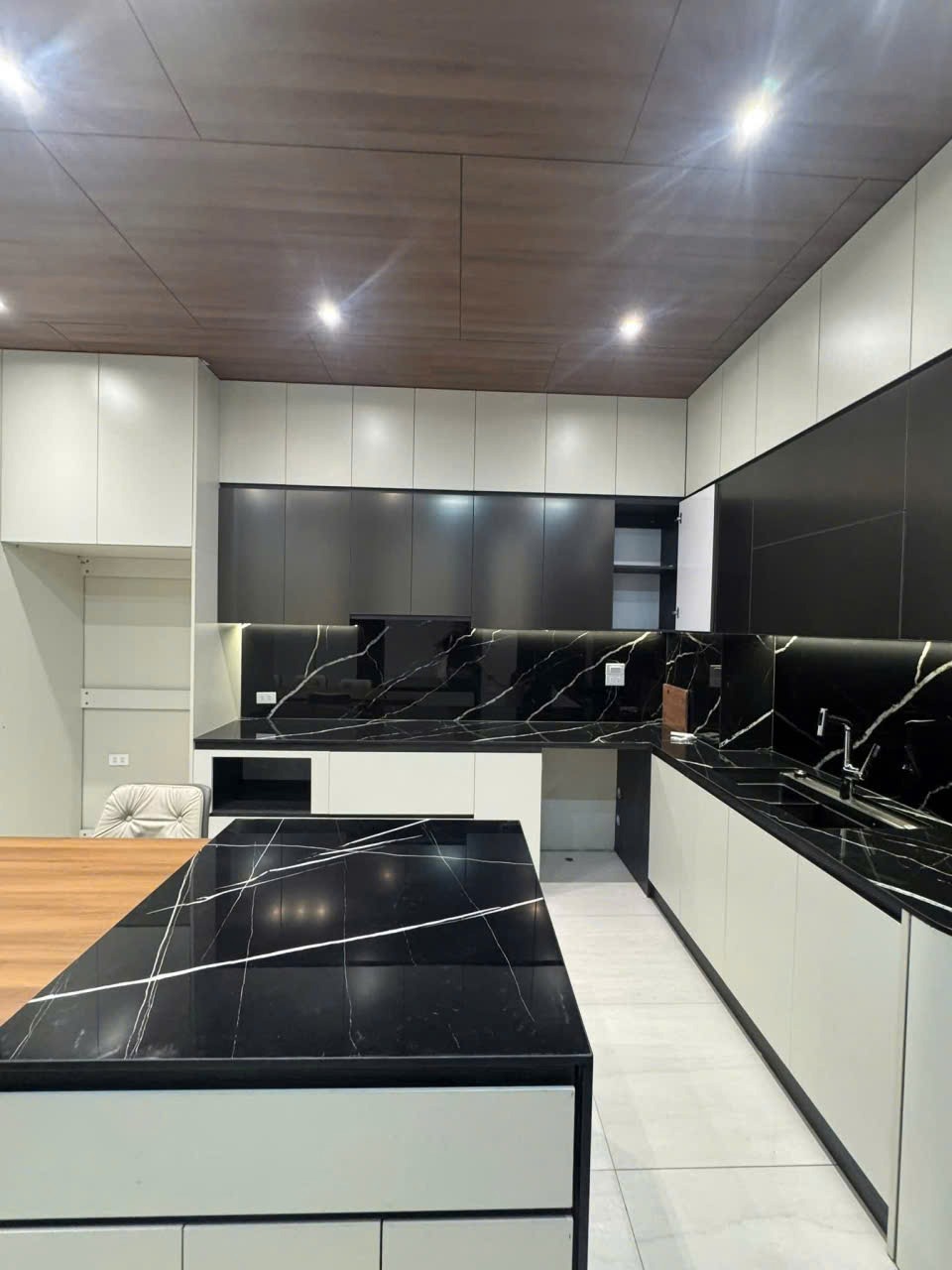 Bán nhà Cự Khối, Long Biên 7 Tầng, 57m², Ô Tô Tránh - 15 Tỷ