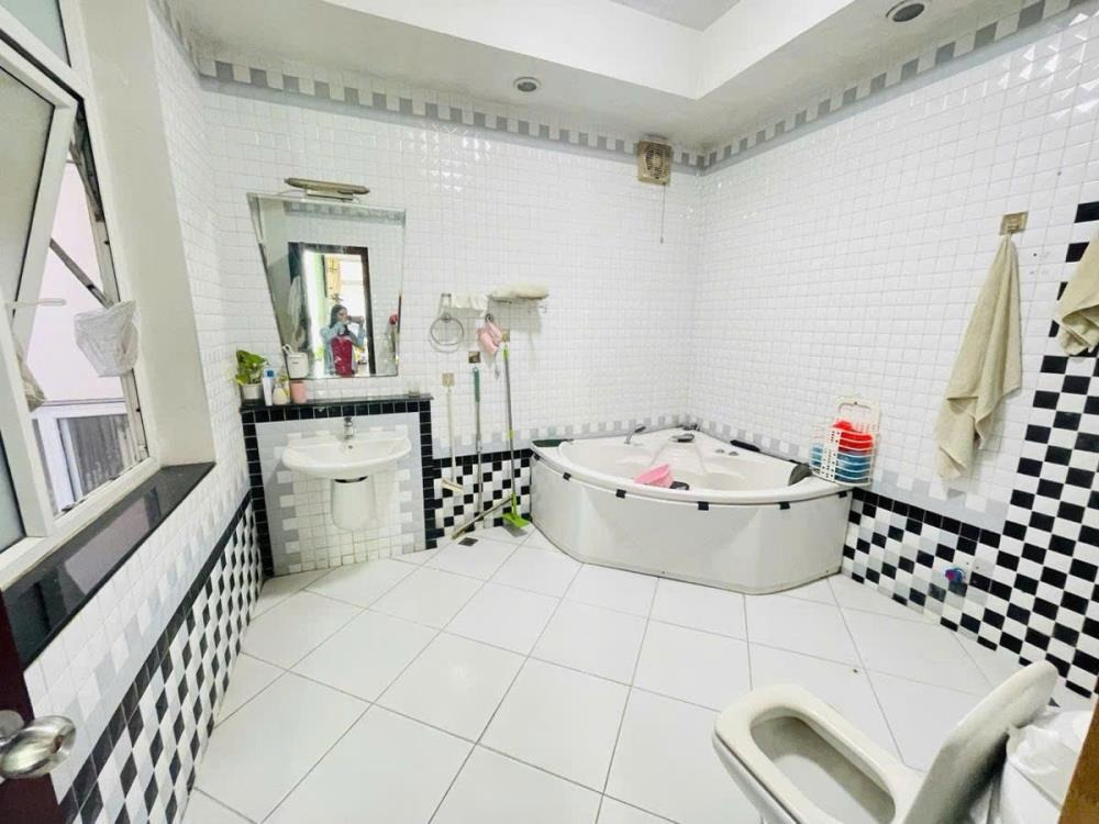 Bán Nhà Lô Góc 3 Mặt Thoáng, Mặt Phố Thông Phong - 38 Tỷ