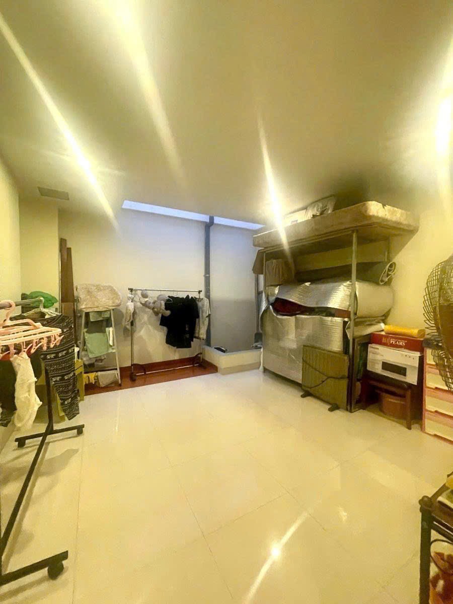 Nhà Mặt Phố Mai Anh Tuấn View Hồ Hoàng Cầu - Vị Trí Đắc Địa, Giá Tốt