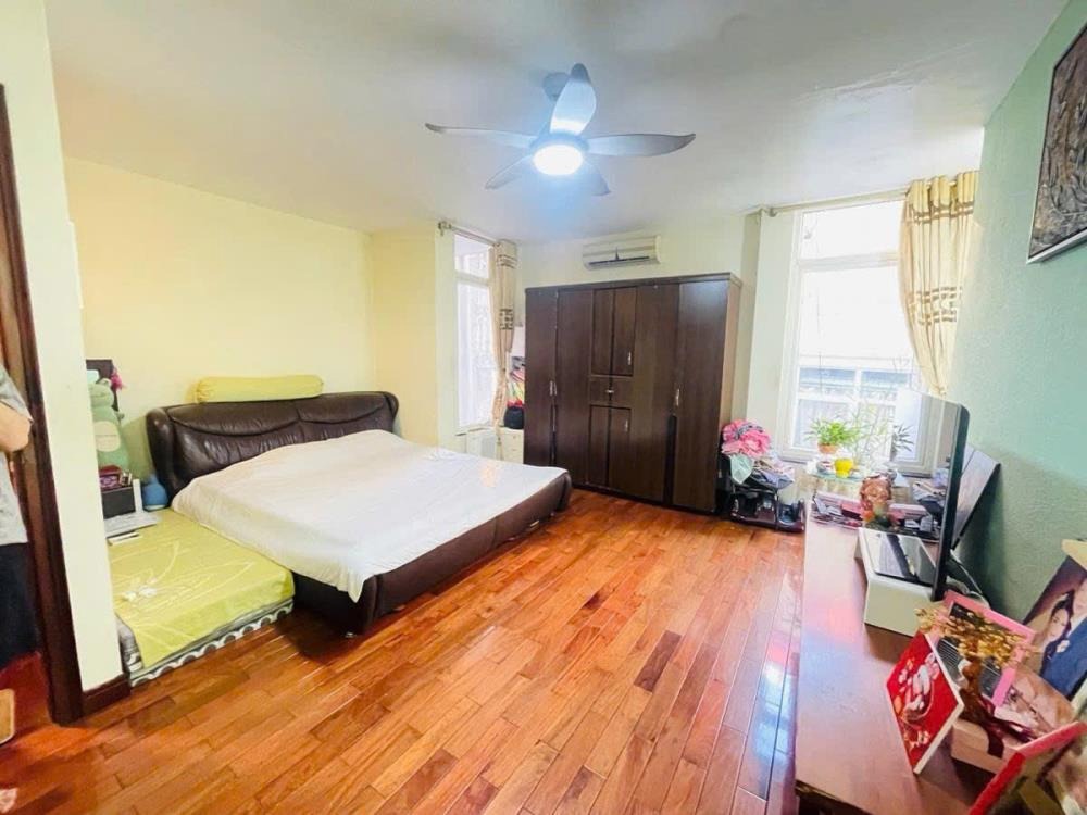 Nhà Lô Góc 3 Mặt Thoáng, Mặt Phố Thông Phong, Đống Đa - 38 Tỷ