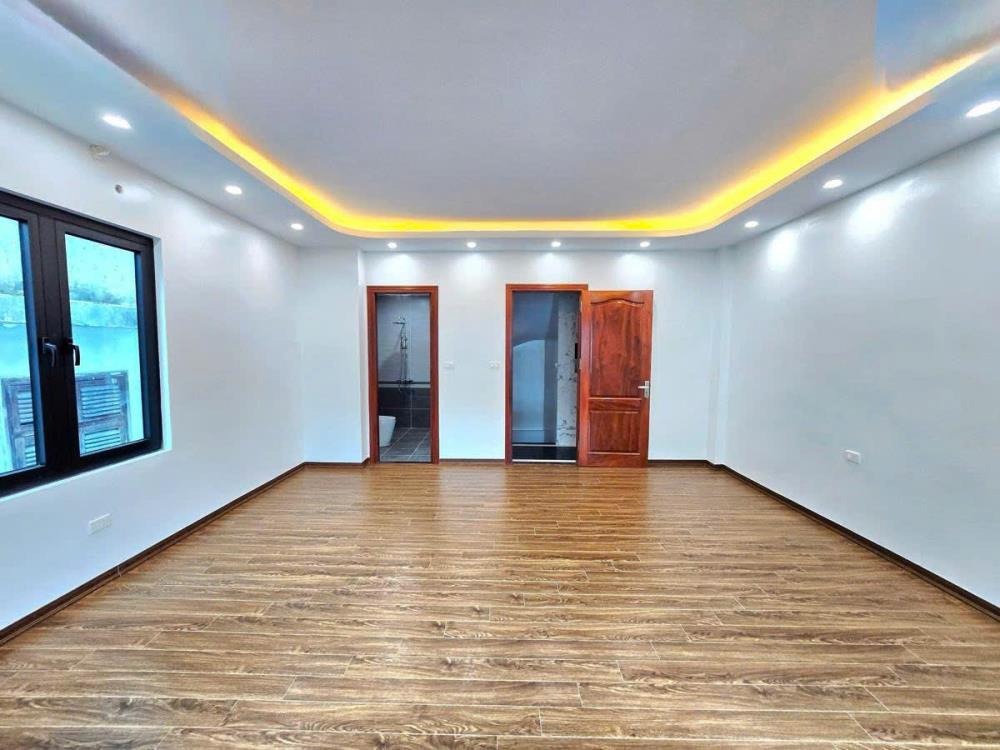 Bán Nhà Phố Vĩnh Phúc, Ba Đình: 50m², 7 Tầng, Thang Máy, Lô Góc, Ô Tô Tránh, Kinh Doanh