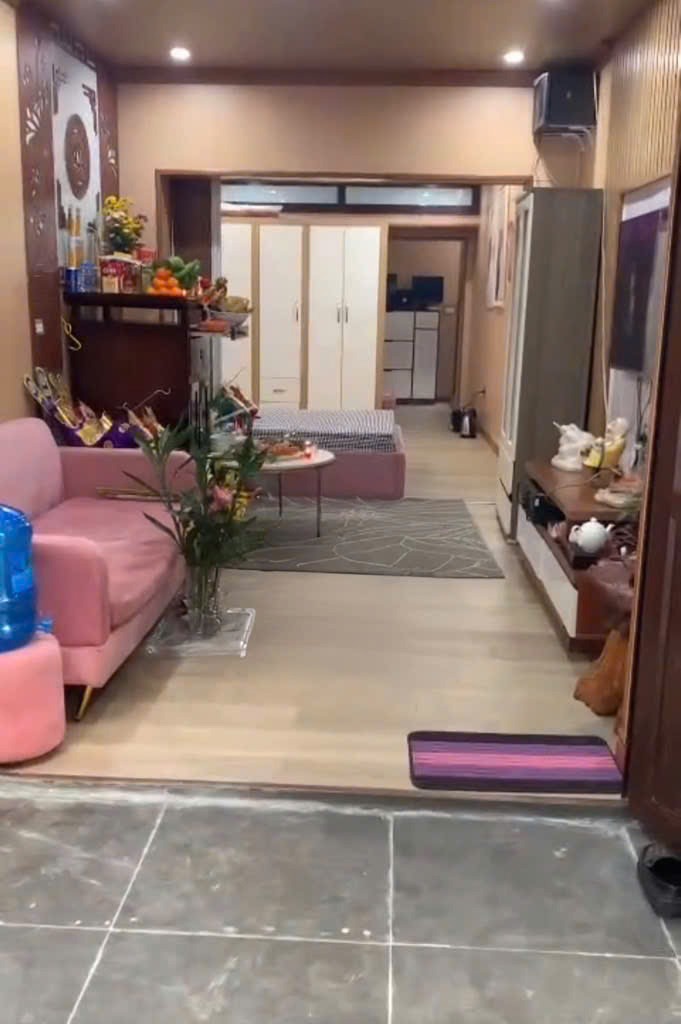 Bán nhà Thạch Bàn - 50m2, Sổ Đỏ, 2.6 Tỷ - Ô Tô Đỗ Cửa