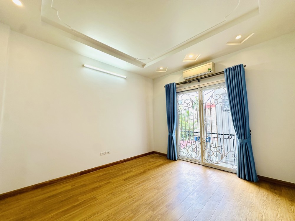 BÂN NHÀ NGỌC THUỴ, LONG BIÊN-MỚI TINH-FULL NỘI THẤT-46M-NHỈNH 7 TỶ(TL)