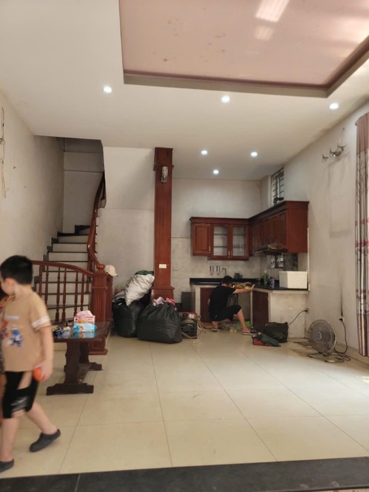 BÁN NHÀ GIA QUẤT, LONG BIÊN- LÔ GÓC-OTO-KINH DOANH- 45M-NHỈNH 6 TỶ(TL)