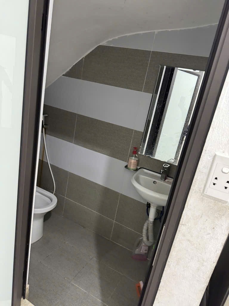 Bán nhà liền kề Tân Trại, Phú Cường 46m2, 3 tầng, ô tô đỗ cửa