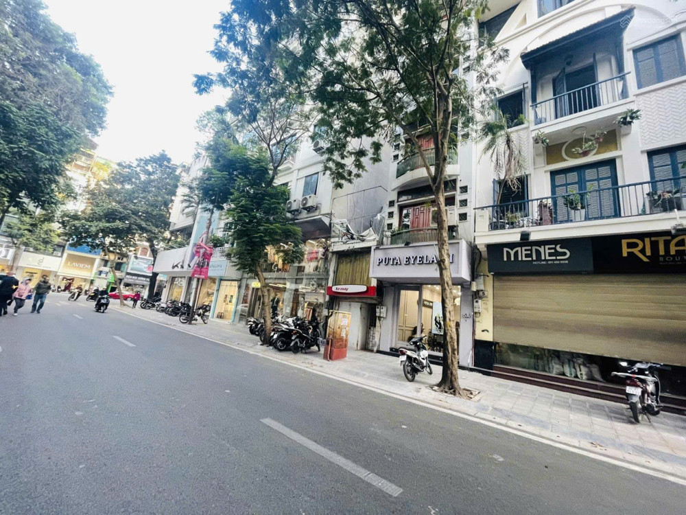 SIÊU PHẨM MẶT PHỐ ĐOÀN TRẦN NGHIỆP _ĐỐI DIỆN VINCOM BÀ TRIỆU.
VỊ TRÍ VIP, KIH DOANH CỰC ĐỈNH