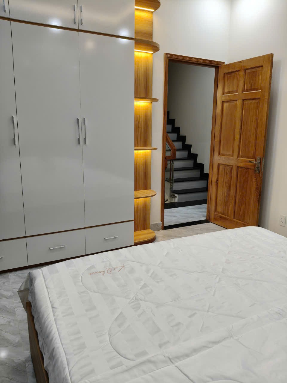 Nhà 1 Trệt 2 Lầu, 4PN, 4WC, Lê Văn Khương - Giá 6.1 Tỷ Thương Lượng