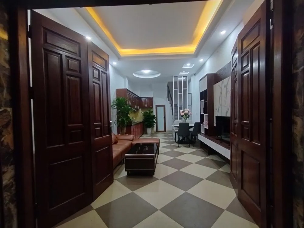 NHÀ MỚI FULL NỘI THẤT Văn Chương 35m2 X 5 tầng MT 4m, 9.1 tỷ Đống Đa Hà Nội