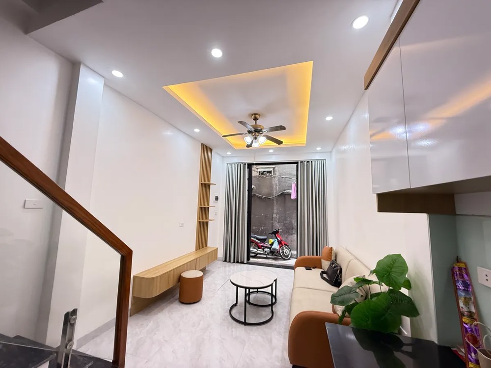 NHÀ MỚI FULL NỘI THẤT Ngõ Thịnh Hào 25m2 X 5 tầng 6.18 Tỷ Đống Đa Hà Nội
