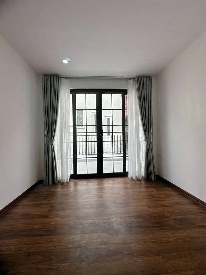 NHÀ MỚI FULL NỘI THẤT Ngõ Thịnh Hào 25m2 X 5 tầng 6.18 Tỷ Đống Đa Hà Nội