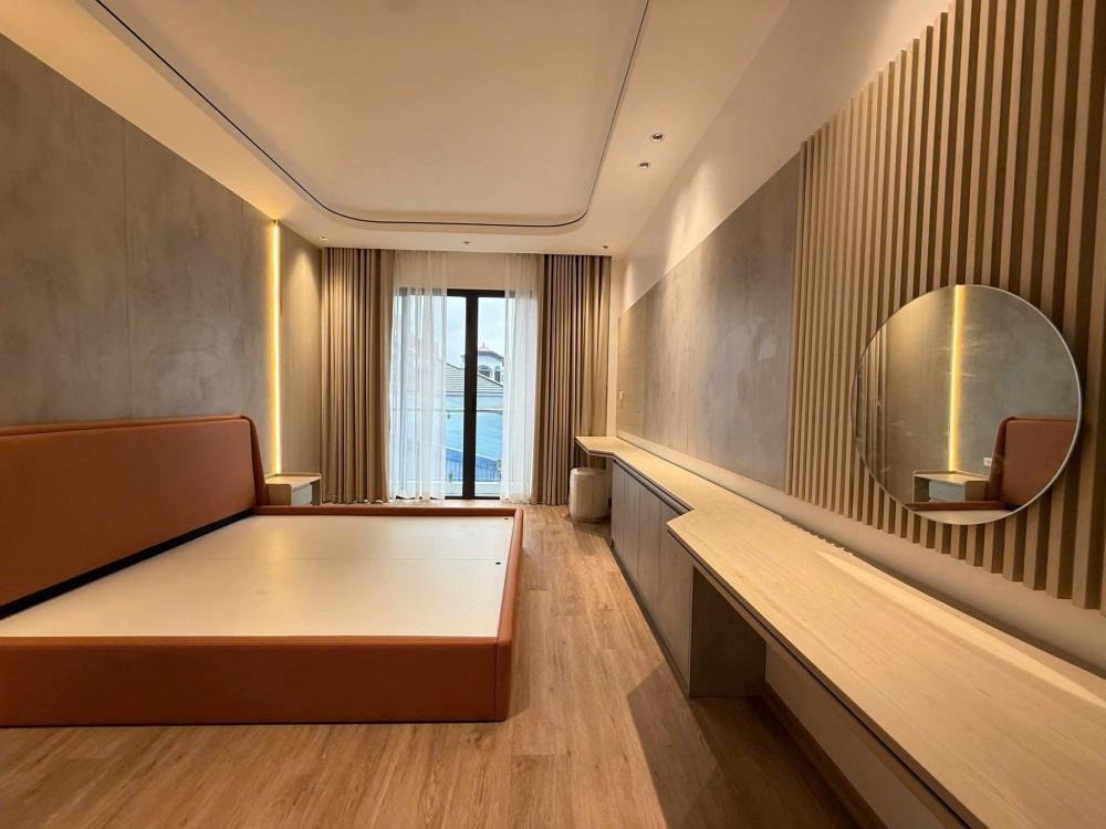 Bán nhà Phúc Đồng, Long Biên: Thang Máy, Ô Tô Tránh, Gần Aeon Long Biên