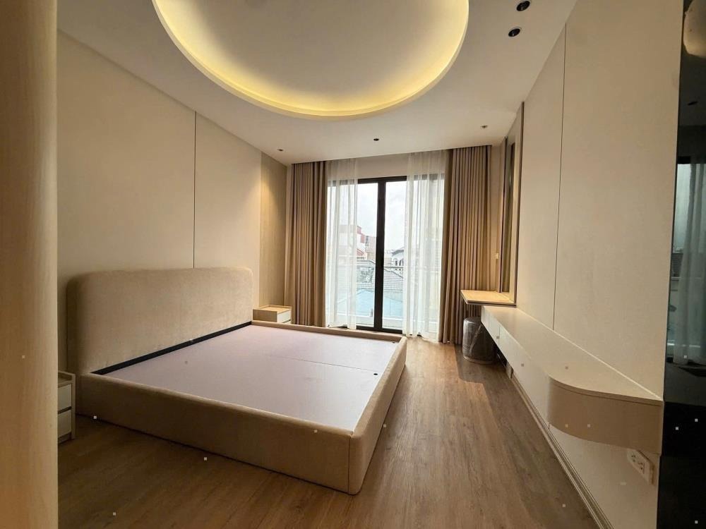 Bán nhà Phúc Đồng, Long Biên: Thang Máy, Ô Tô Tránh, Gần Aeon Long Biên
