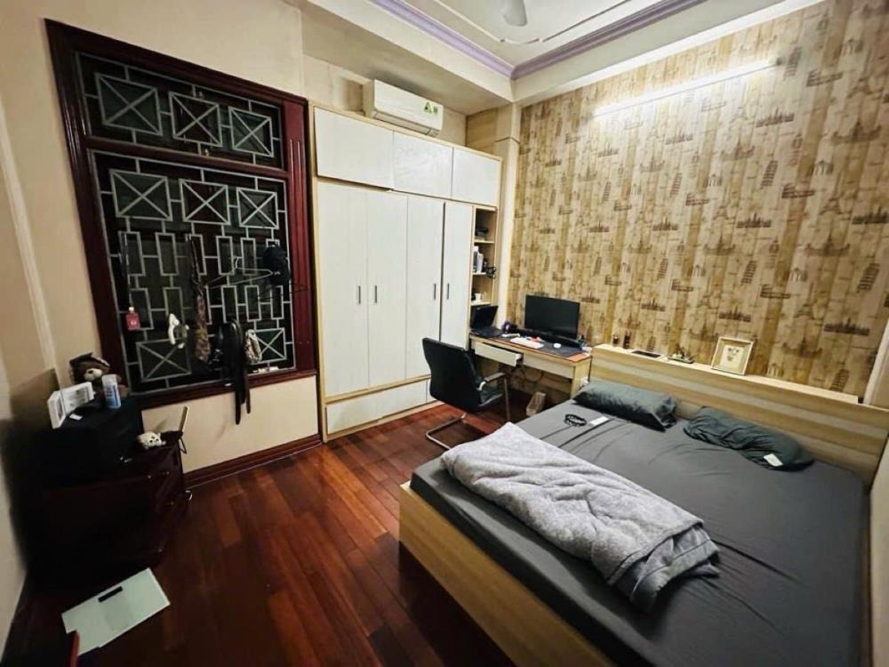Bán nhà khu VIP Cầu Giấy - Phan Văn Trường - 40m² - 5 Tầng - 20.2 Tỷ