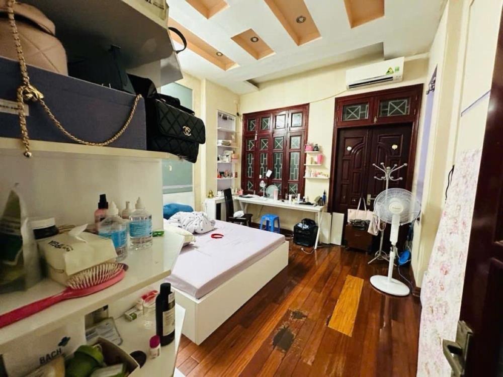 Bán nhà khu VIP Cầu Giấy - Phan Văn Trường - 40m² - 5 Tầng - 20.2 Tỷ