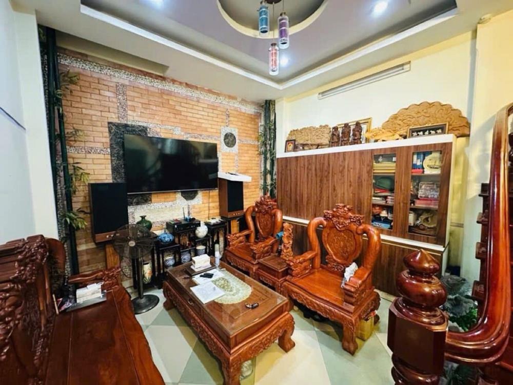 Bán nhà khu VIP Cầu Giấy - Phan Văn Trường - 40m² - 5 Tầng - 20.2 Tỷ