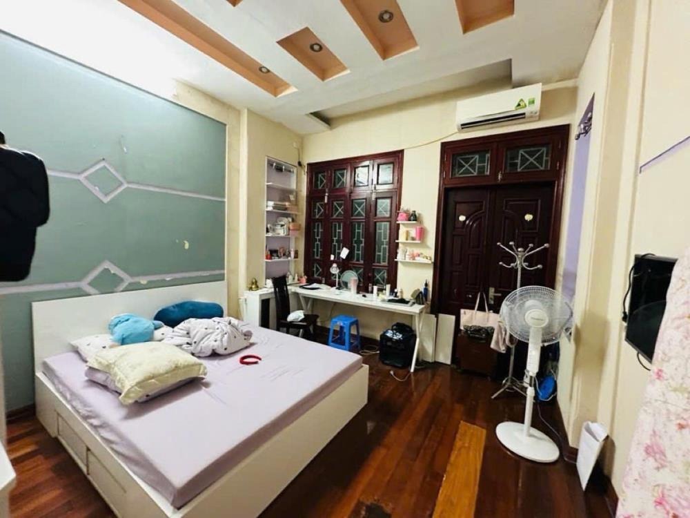Bán nhà khu VIP Cầu Giấy - Phan Văn Trường - 40m² - 5 Tầng - 20.2 Tỷ
