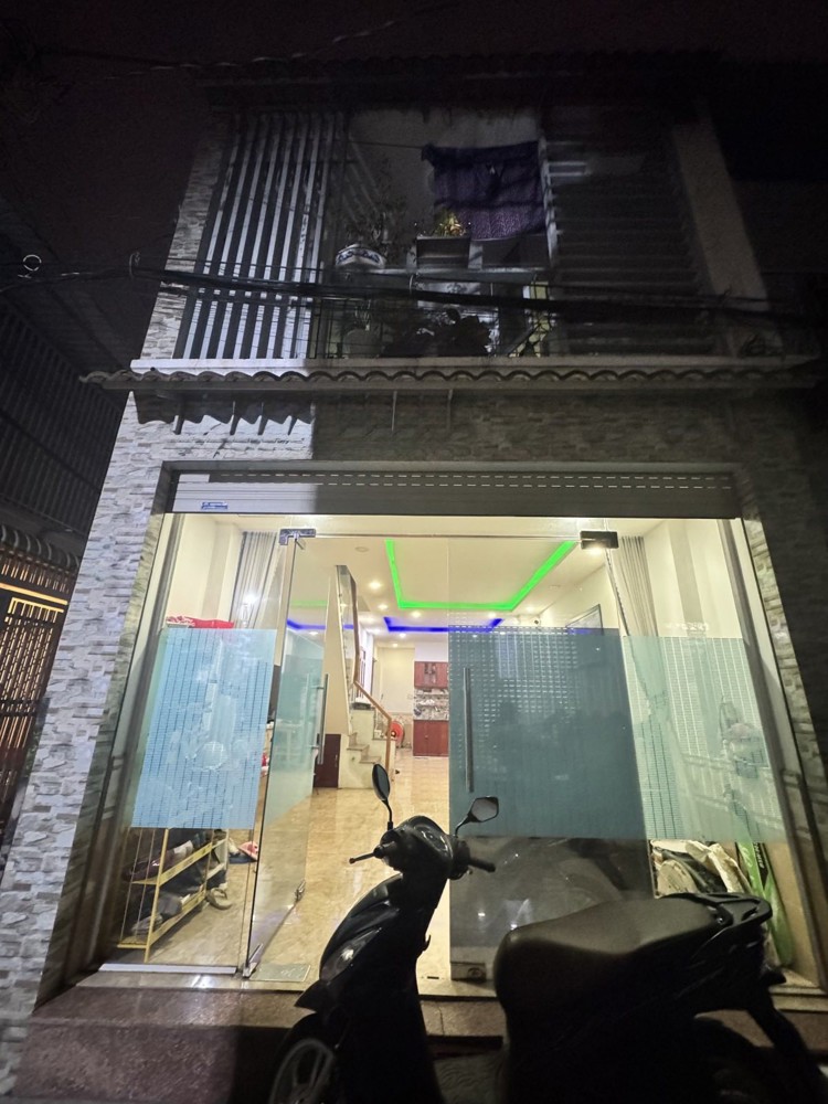 BÀN NHÀ MỚI KENG DỌN VÀO Ở NGAY ĐƯỜNG SỐ 13 - LINH XUÂN - THỦ ĐỨC - 2 TẦNG - 44M2 - SỔ VUÔNG A4 