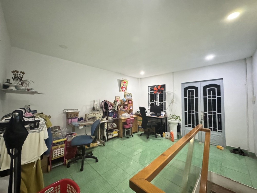 BÀN NHÀ MỚI KENG DỌN VÀO Ở NGAY ĐƯỜNG SỐ 13 - LINH XUÂN - THỦ ĐỨC - 2 TẦNG - 44M2 - SỔ VUÔNG A4 