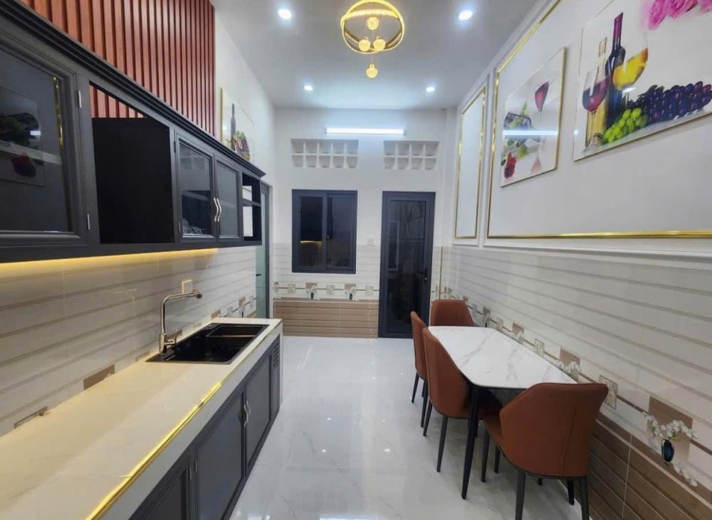 Nhà Mặt Tiền Đường Kênh 10, Bình Chánh - Giá 790 Triệu