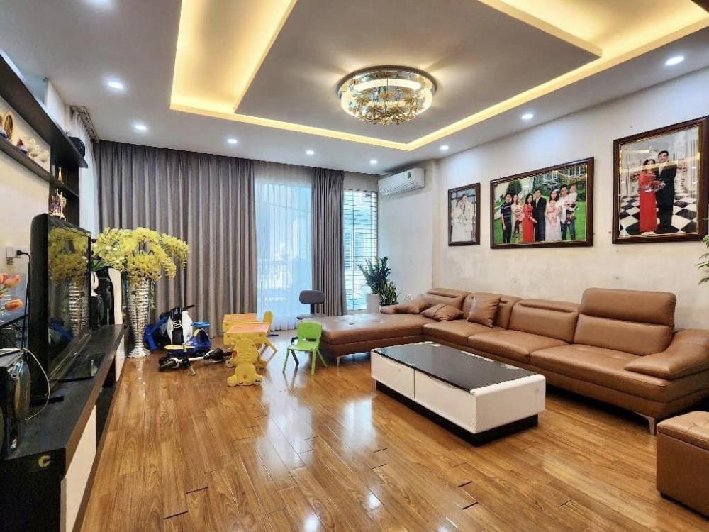 Bán Nhà Mặt Phố Đặng Dung, Ba Đình - 36m2, 4 Tầng, Giá 20 Tỷ
