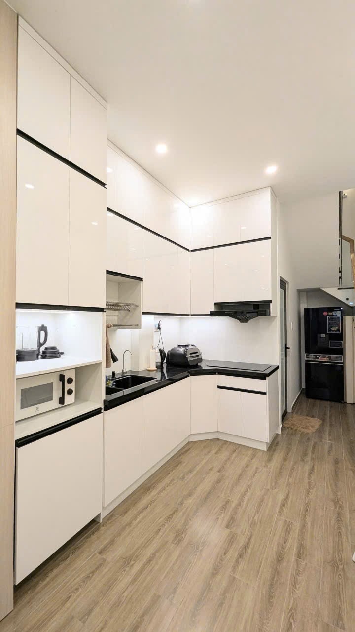 Bán Nhà Quận 10 - 31.5m² - 4 Tầng - Chỉ 6 Tỷ - Vị Trí Đắc Địa