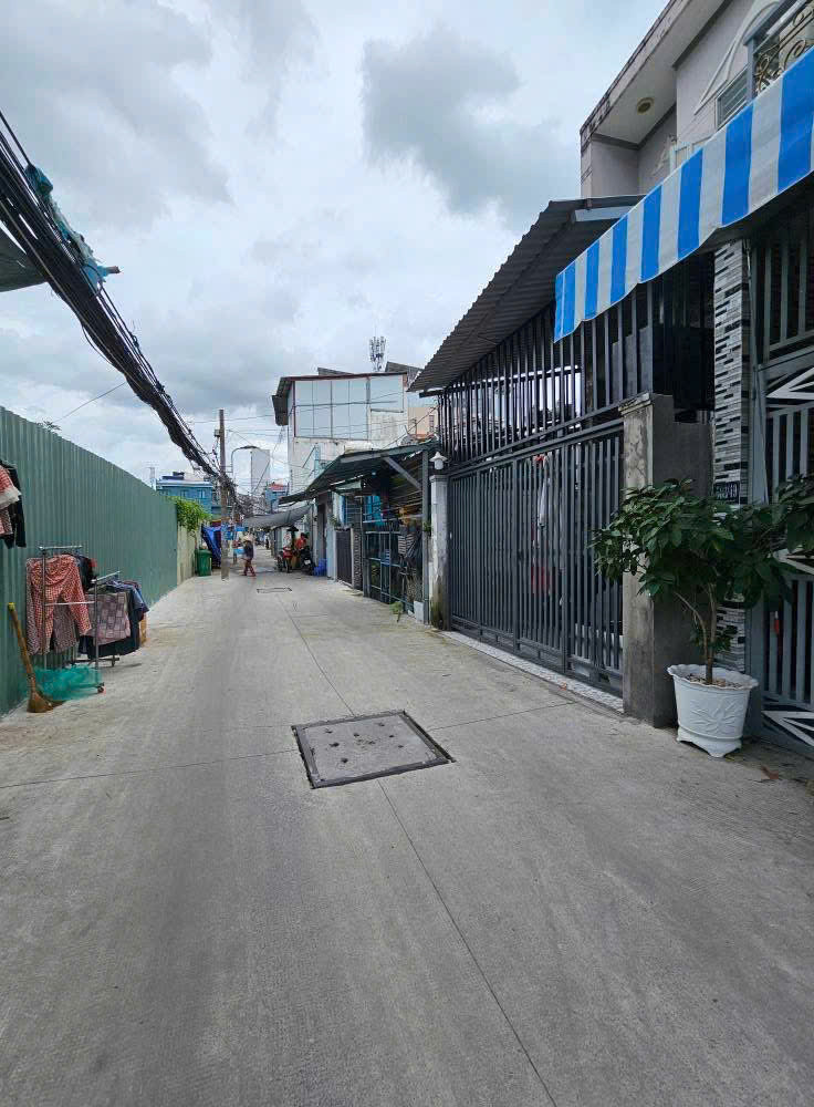 Bán nhà hẻm 588 Huỳnh Tấn Phát, Quận 7 -6x12- 6 ty300