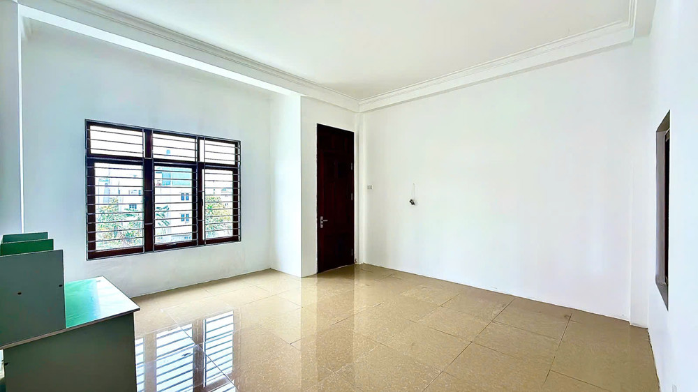 BÁN NHÀ HÒA BÌNH - HÀ ĐÔNG 54m2 x 3 tầng MT 4.9M Giá 4.5 tỷ - PHÂN LÔ - Ô TÔ ĐỖ CỬA