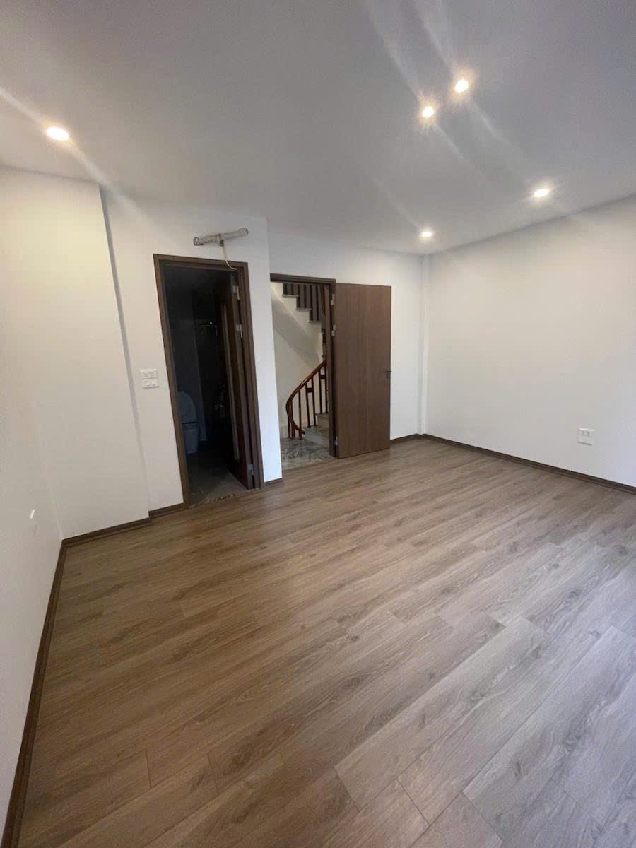 Bán Nhà Mặt Phố Đặng Tất Quận Ba Đình - 54m2, 30 Tỷ - Vị Trí Hiếm Có