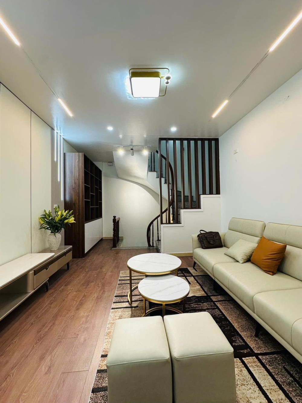 Nhà 6 Tầng Full Nội Thất, Hộ Khẩu Thanh Xuân - Giá Chỉ 5.98 Tỷ