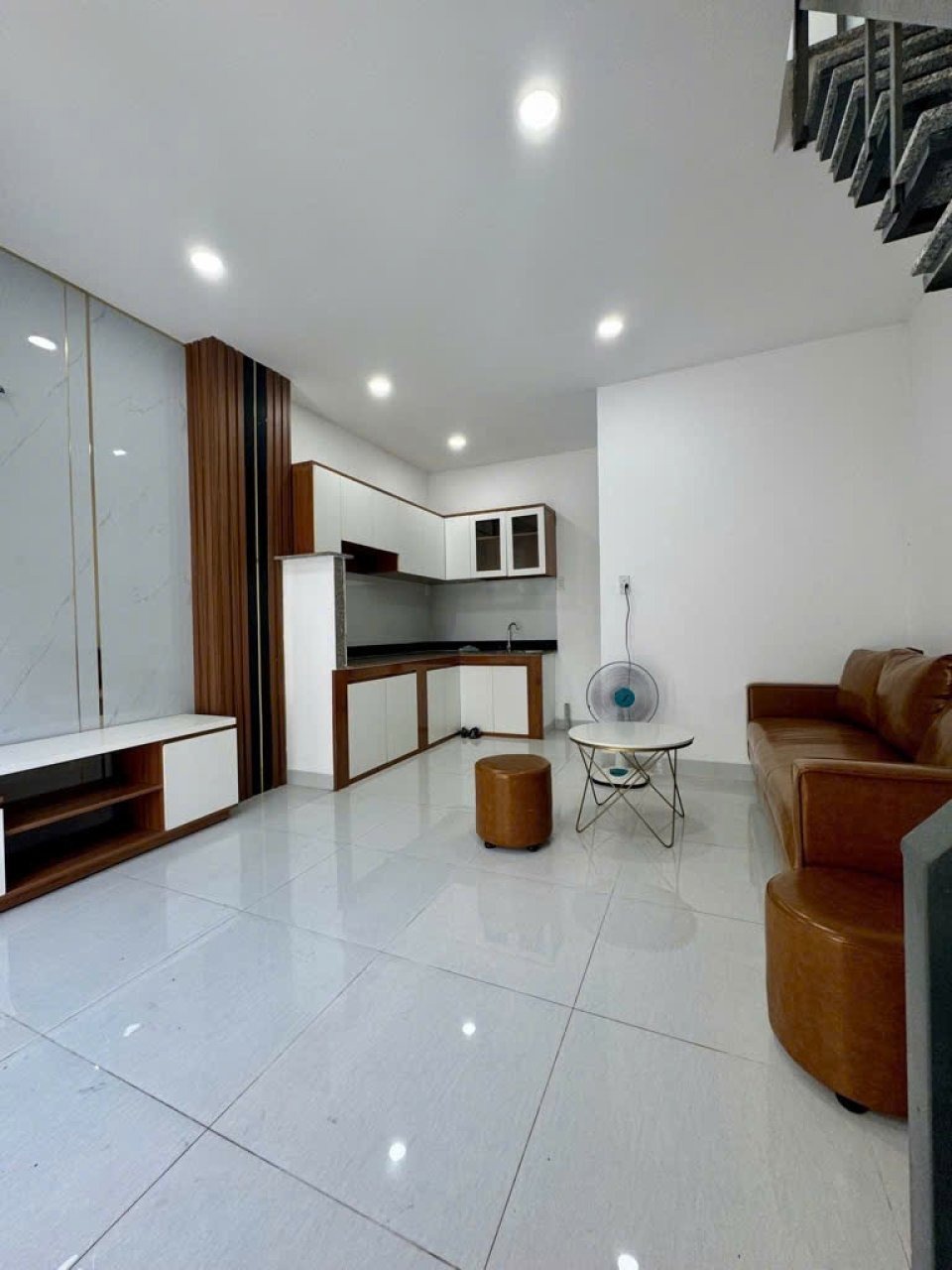 Nhà vuông 2 tầng 22m2 Tân Thới Nhất 5, Quận 12 - SHR, Giá 2.4 tỷ