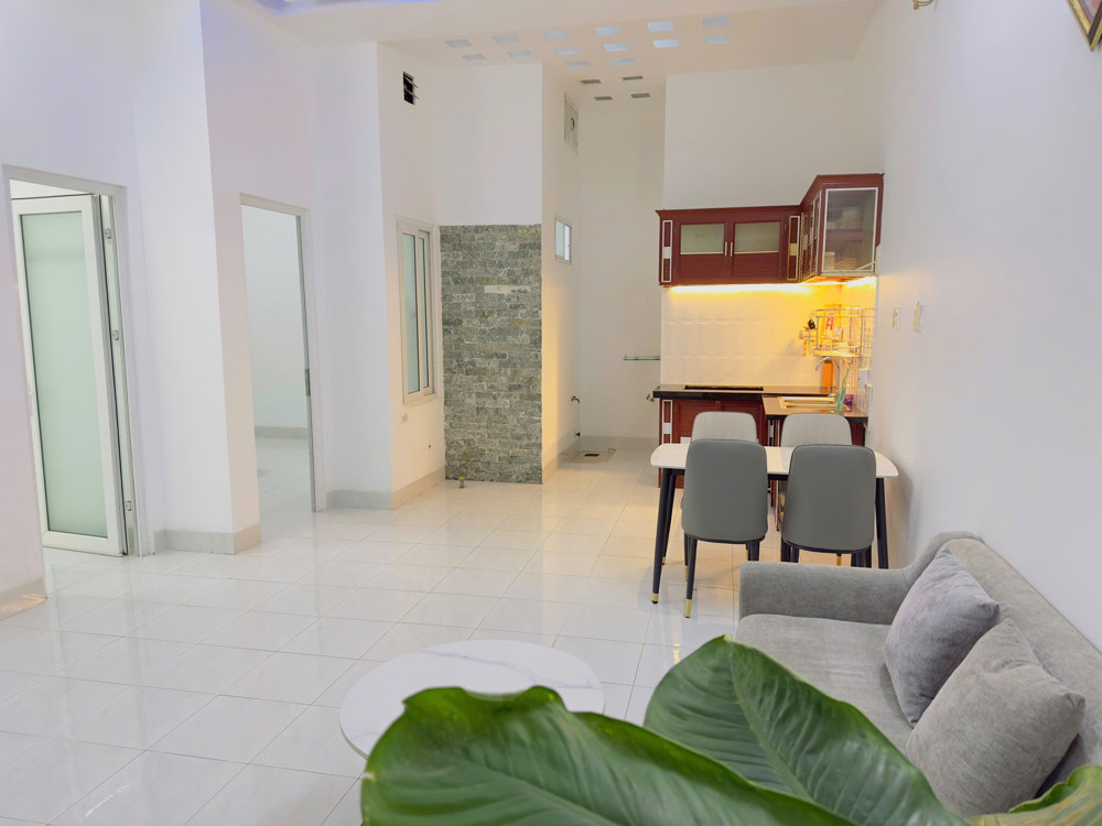 Bán nhà vị trí đẹp gần biển diện tích ngang 7,5m, tổng hơn 80m², thiết kế thoáng mát hiện đại