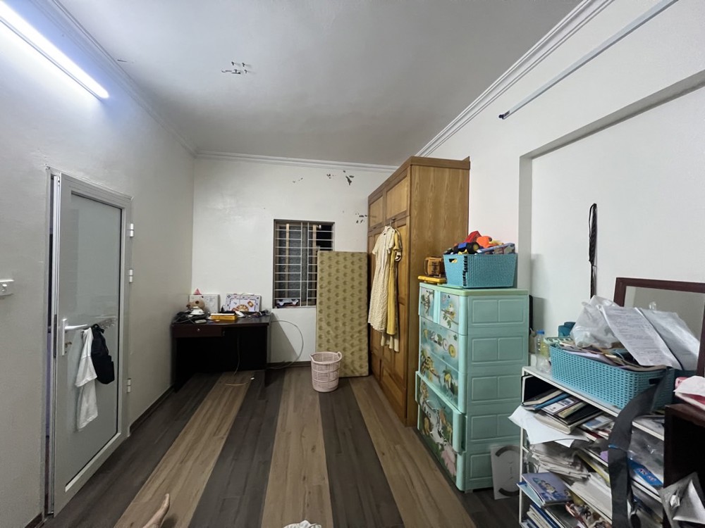 BÁN NHÀ GIA QUẤT,LONG BIÊN-DÂN XÂY- OTO-30M-NHỈNH 5 TỶ