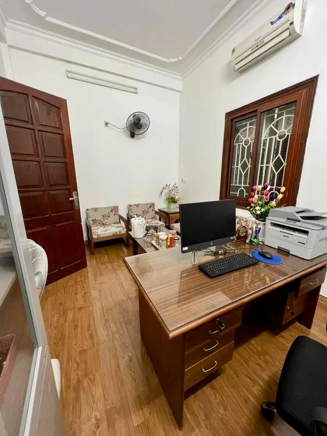 Bán nhà phân lô Hoàng Cầu 47m² x 4 tầng, Ô tô đỗ cửa, Gần Đại học