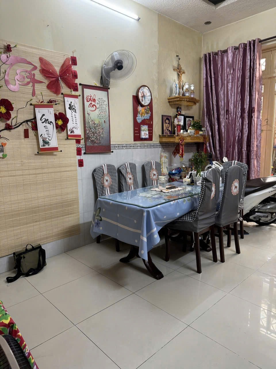Bán Gấp Nhà 2 Tầng Hương Lộ 2, Bình Tân - Giá Tốt, Hẻm Xe Hơi