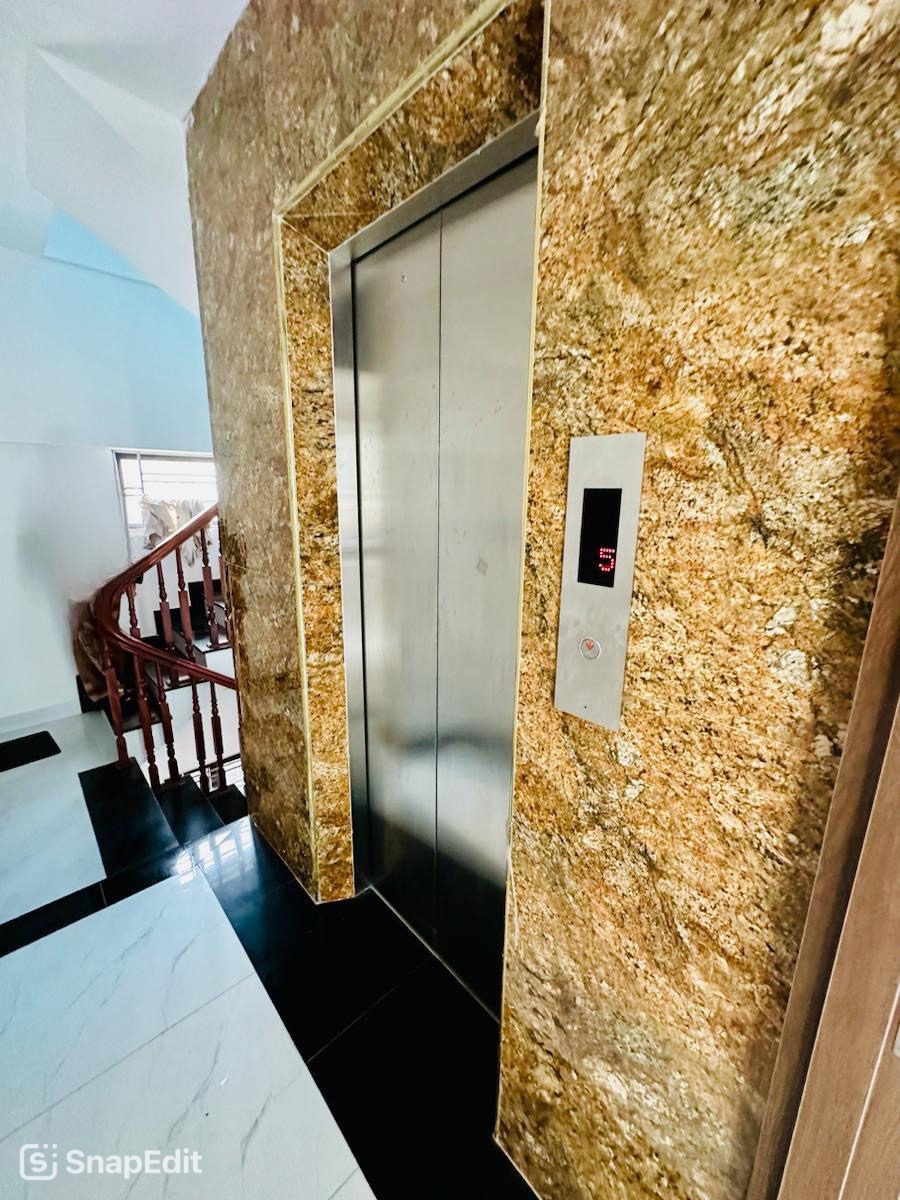 Mặt Phố Cát Linh Hiếm Có - 7 Tầng, Thang Máy, Kinh Doanh/Ở - Cho Thuê 30tr/tháng