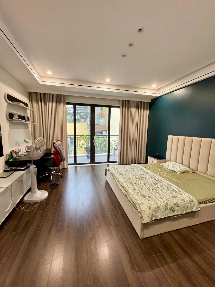 Mặt Phố Cát Linh Hiếm Có - 7 Tầng, Thang Máy, Kinh Doanh/Ở - Cho Thuê 30tr/tháng