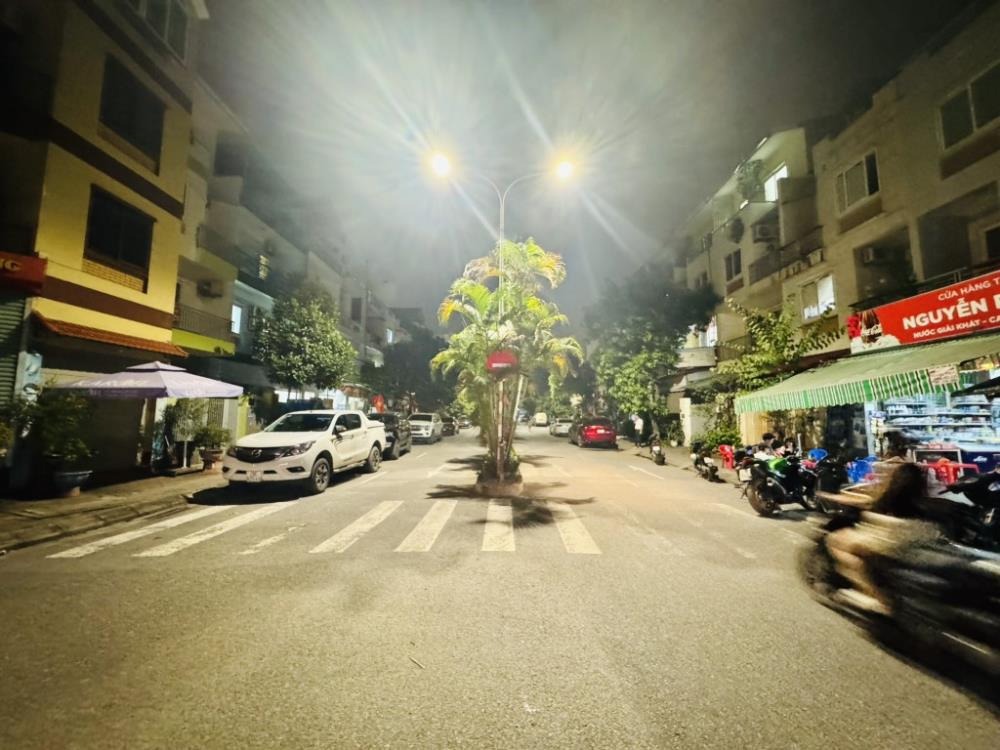Bán nhà Tây Mỗ 100m2, 4 Tầng, Giá 21.95 Tỷ - Vị Trí Đẹp, Kinh Doanh Tốt