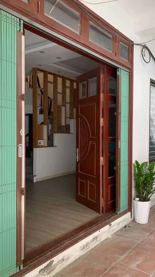 BÁN NHÀ RIÊNG Phố Trạm 36m2 X 4 tầng MT 6m, 6.8 Tỷ Long Biên Hà Nội