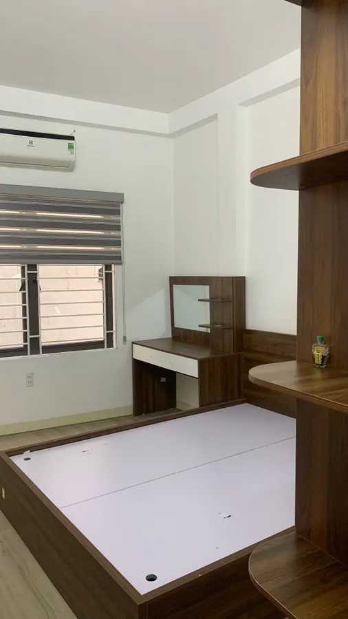 BÁN NHÀ RIÊNG Phố Trạm 36m2 X 4 tầng MT 6m, 6.8 Tỷ Long Biên Hà Nội