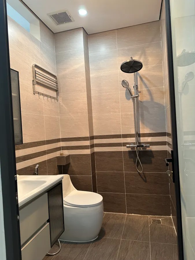 BÁN NHÀ RIÊNG Phố Ngọc Thụy 39m2 X 6 tầng MT 3.5M, 9.8 Tỷ Long Biên Hà Nội