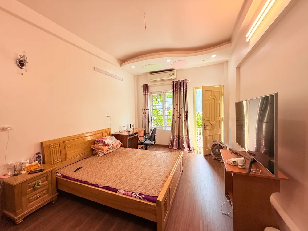 NHÀ ĐẸP DÂN XÂY NGÕ THÔNG KINH DOANH Phố Bồ Đề 55m2 X 4 Tầng 13.5 Tỷ Long Biên Hà Nội