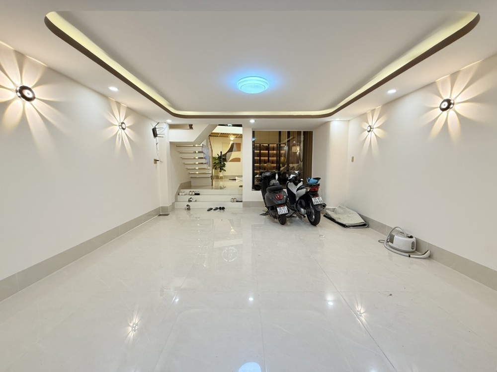 Gò Vấp nhà trong ngõ 5 tầng, 80m2, 4 phòng ngủ, sổ hồng trao tay, giá hời chỉ 9.5 tỷ - Cơ hội an cư