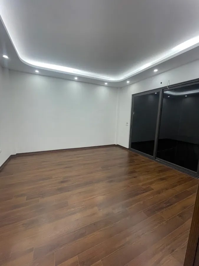NHÀ MƯỚI 5 TẦNG Phố Thượng Thanh 30m2 mặt tiền 6.6m 6.8 tỷ Long Biên Hà Nội
