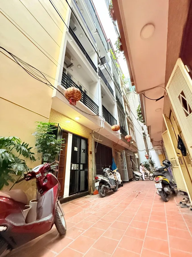 NHÀ ĐẸP KHU PHÂN LÔ PHỐ Ngọc Thụy 36m2  5 tầng MT3.5M 7.4 tỷ Long Biên Hà Nội 